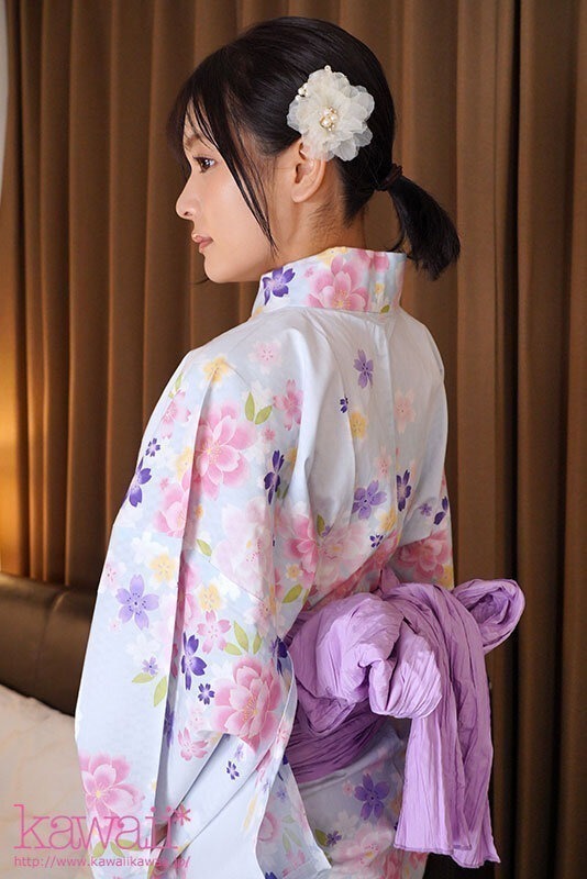 【VR】口下手で、シャイで、推しに弱い恋花ちゃん(すきぴ)を花火大会に誘ったら首を縦に振ってくれて勢い任せでラブホに入るとYESとも、NOとも言わないけど嫌がらないので打ち上げピストンでいっぱい喜ばせた初デートの夜 石井恋花 画像4