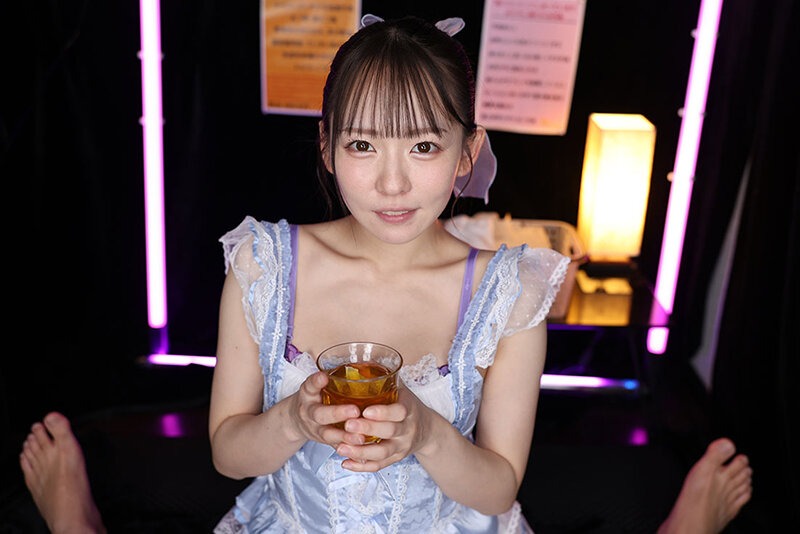 【VR】これぞ8K!顔面特化アングルVR ~射精特化!彼女がこっそりピンサロ体験入店!興奮したボクはもう精子が止まらない連続射精フェラチオでイカされまくり…~ 西元めいさ 画像9