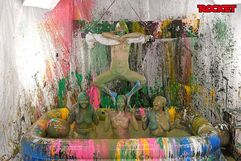 ROCKET18周年記念作品 どろんこプールにドボン！ウェット＆メッシー（WAM）人間クレーンゲーム ～ボディペイントで巨大クレーンゲームのアームになって景品ゲットだぜ！～ 画像20