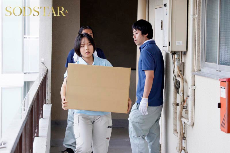 「お前、胸あるのか?」美少年系バイト女子が引っ越し現場でセクハラされまくって…汗臭上司のデカチンにイカされ続けた 柴崎はる 画像3