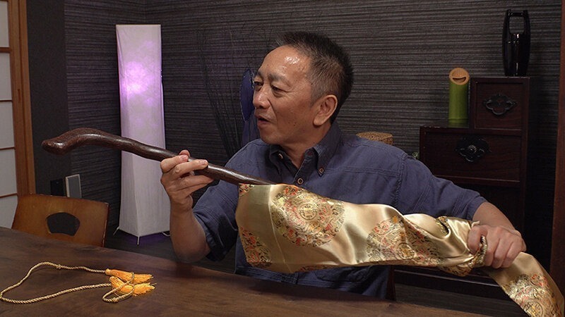 オンナを操る魔法の杖 息子たちの嫁を洗脳して寝取る変態義父の中出しライフ 画像2