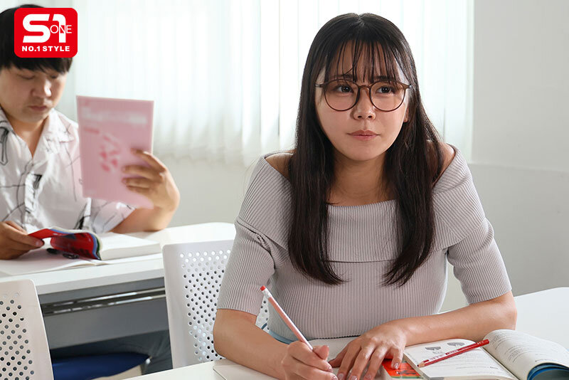 予備校のロリコン講師がまだウブな巨乳生徒に媚薬を塗りたくり、いきなり優秀なキメセク肉オナホに仕上げた一部始終。 田野憂 画像1