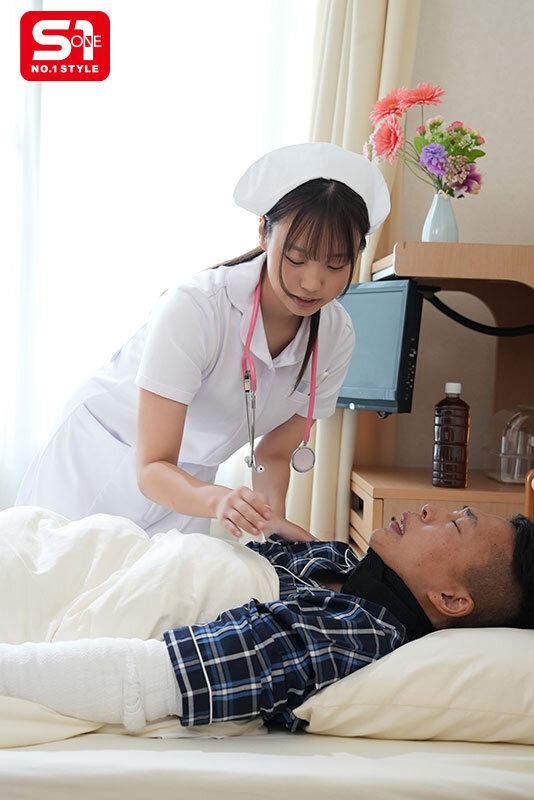 柔らかくて弾力ある美しすぎるオッパイで甘えさせてヌイてくれる 異常に患者思いなパイズリナース 小日向みゆう 画像1